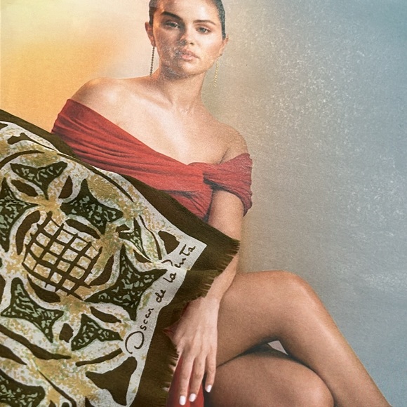 Vintage Oscar De La Renta  Scarf - Picture 4 of 4